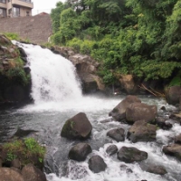 【三島探訪】街中にある滝 ～三島市・鮎返しの滝～
