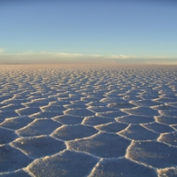 【世界一周の旅・南米編 Vol.9】どこまでも白く、まっ平らなウユニ塩湖♪