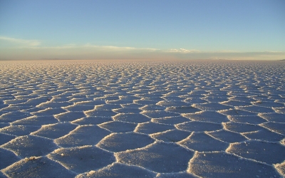 【世界一周の旅・南米編 Vol.9】どこまでも白く、まっ平らなウユニ塩湖♪
