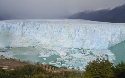 目の前で、本当に氷河が崩れ落ちていく「ペリトモレノ氷河」