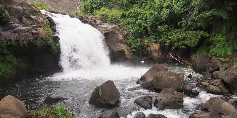 【三島探訪】街中にある滝 ～三島市・鮎返しの滝～