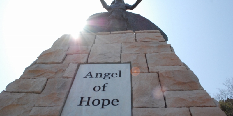 大川小学校―Angel of Hope―。2013年4月14日