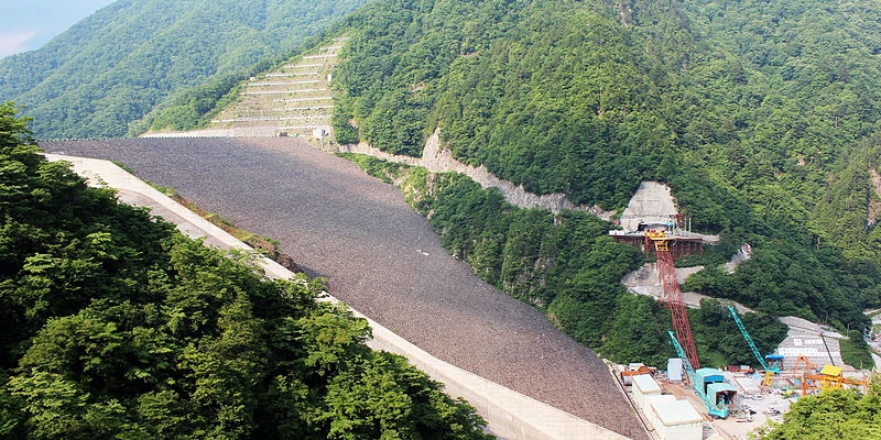 日本全国に数多く存在する耐震性が懸念されるダムについて