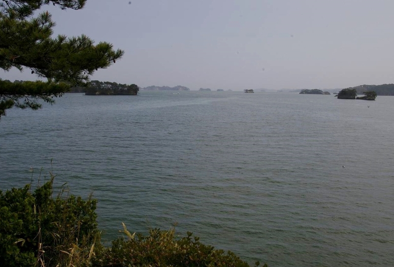 五大堂からは松島の島々を見ることができる。