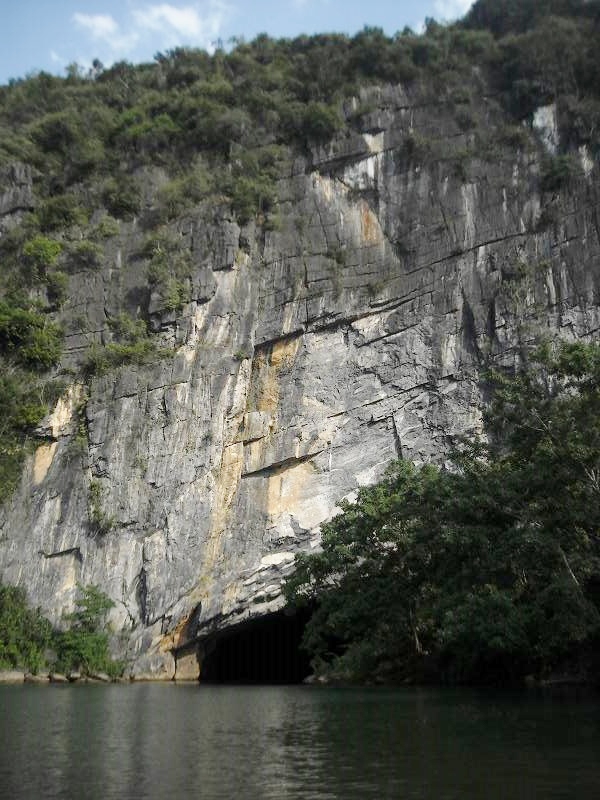 フォンニャ洞窟の入口