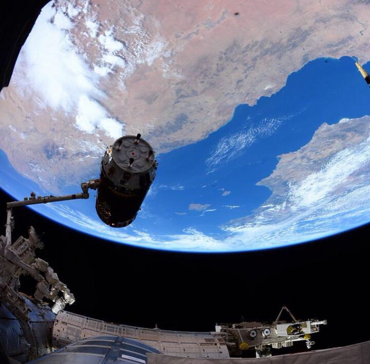 こうのとり5号機がキャプチャーされる瞬間 NASA/Scott Kelly