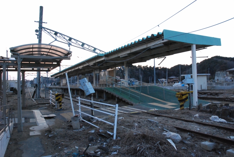 JR旧野蒜駅。震災1年後の撮影