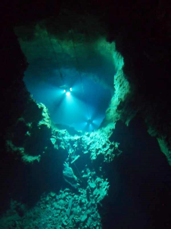 日本三大鍾乳洞の龍泉洞。東北のおすすめ観光スポットのひとつです