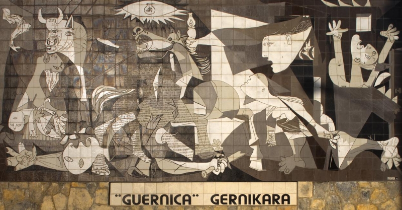 wikipediaより「ゲルニカ市にある実物大のタペストリー」
