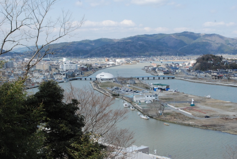 日和山から北上川