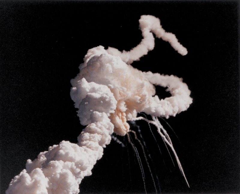 発射直後に爆発したチャレンジャー号（Kennedy Space Center）