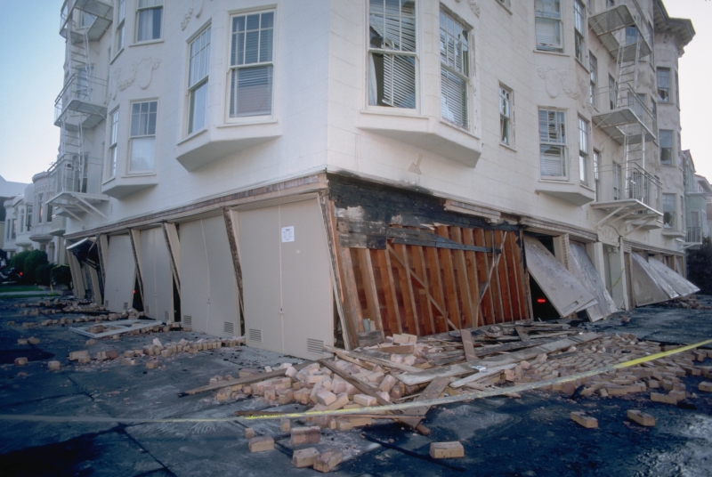マリーナビーチの建物被害 | アメリカ地質調査所（USGS）による画像