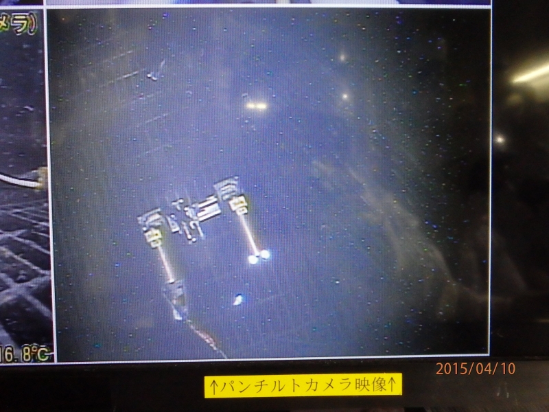(3)調査開始移動 ※画像はモニタをカメラで撮影したもの 撮影日：2015年4月10日 提供：国際廃炉研究開発機構
