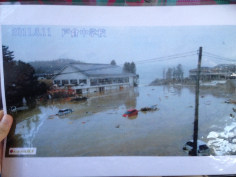 津波が押し寄せた戸倉中学校