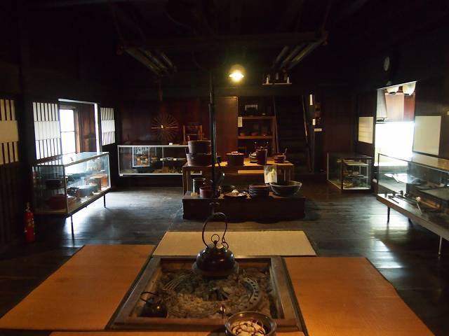「ダイドコ」と呼ばれる部屋。囲炉裏があり炊事などが行われた