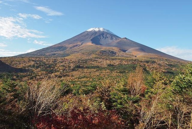 腰切塚展望台から望む「富士山」
