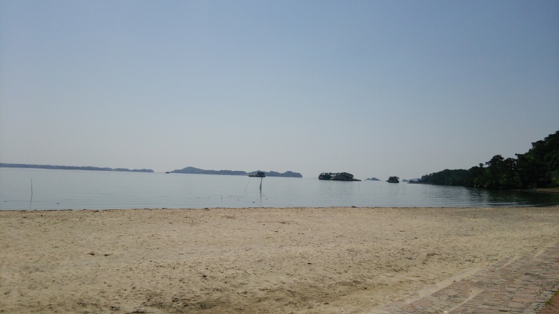 松島の海岸、とても綺麗な海岸でした。