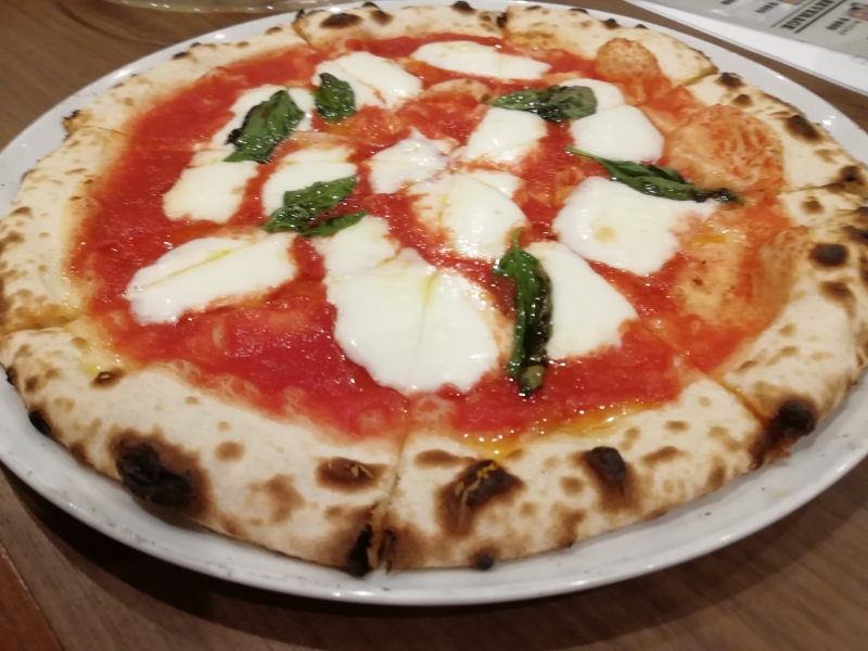 カフェで食べられるピザやパスタなどのイタリアンはボリューム満点です