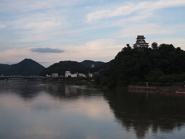 ライン大橋から犬山城を撮影